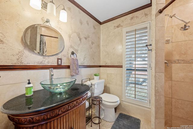 110 Highlands Blvd, Horseshoe Bay, TX 78657