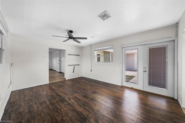 5460 Bayshore RD, North Fort Myers, FL 33917