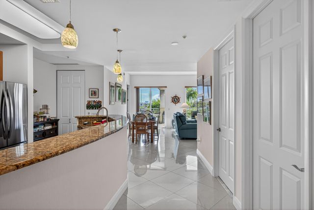 2631 NE 14th Avenue 406, Wilton Manors, FL 33334