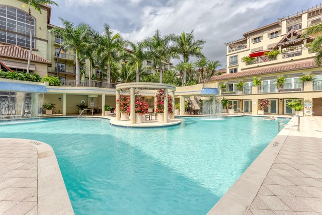 2631 NE 14th Avenue 406, Wilton Manors, FL 33334