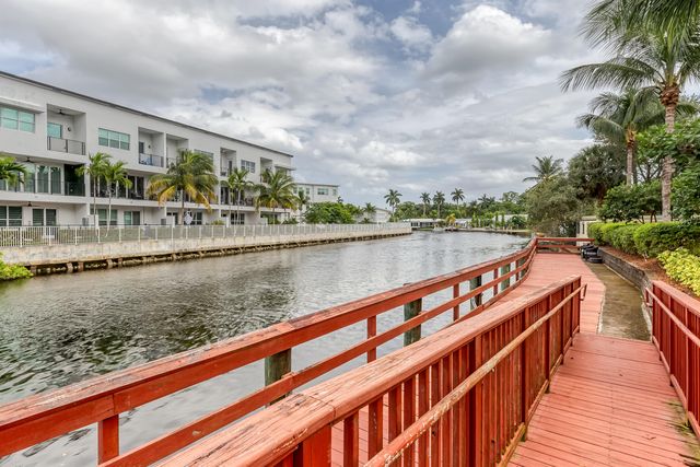 2631 NE 14th Avenue 406, Wilton Manors, FL 33334