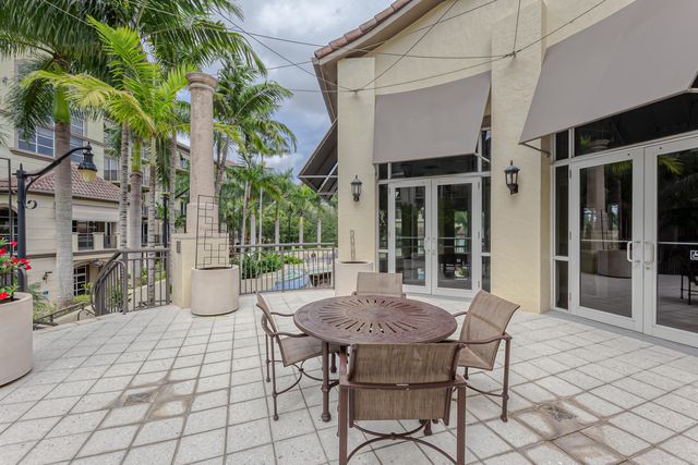 2631 NE 14th Avenue 406, Wilton Manors, FL 33334