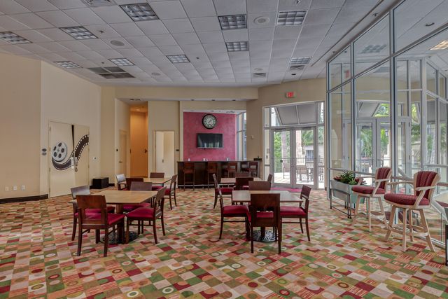 2631 NE 14th Avenue 406, Wilton Manors, FL 33334