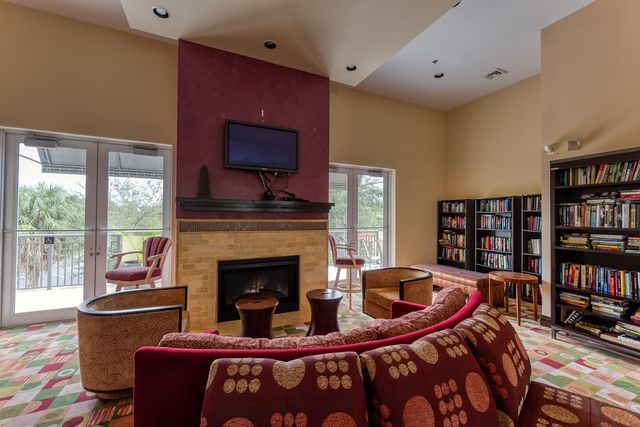 2631 NE 14th Avenue 406, Wilton Manors, FL 33334