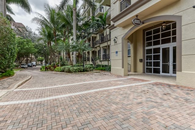 2631 NE 14th Avenue 406, Wilton Manors, FL 33334