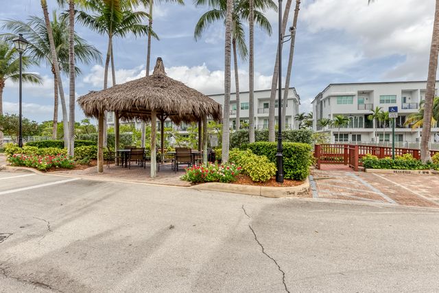 2631 NE 14th Avenue 406, Wilton Manors, FL 33334