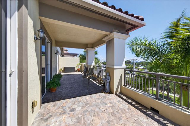 2631 NE 14th Avenue 406, Wilton Manors, FL 33334