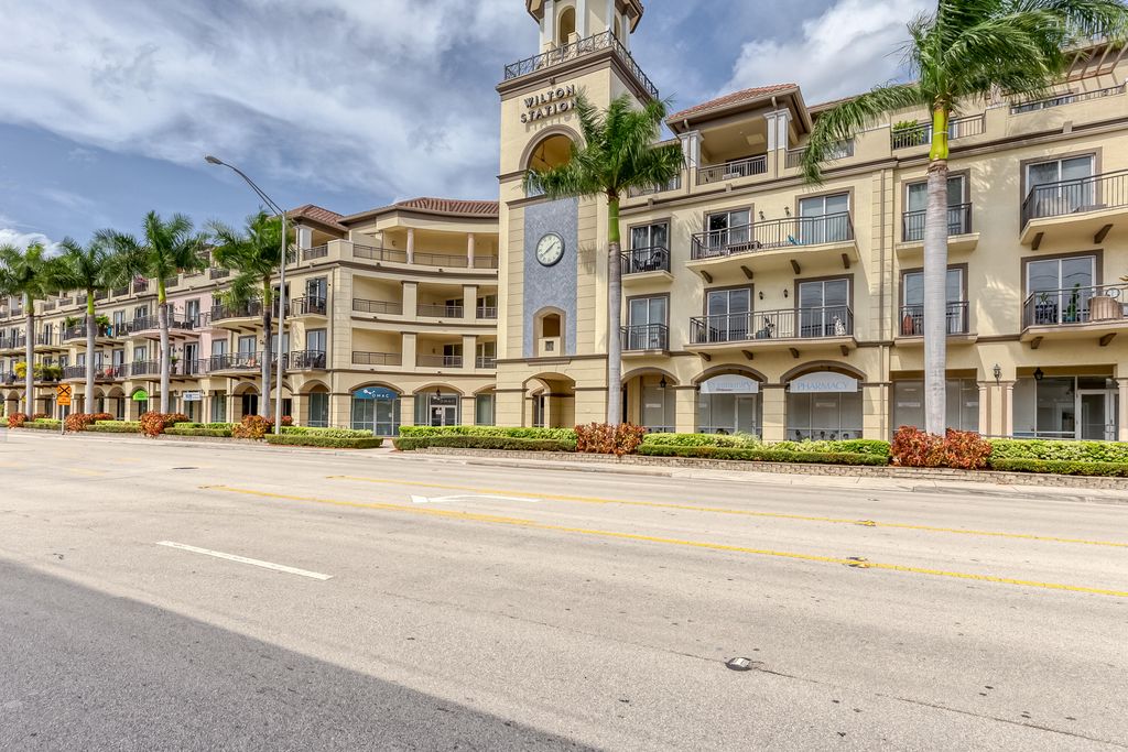 2631 NE 14th Avenue 406, Wilton Manors, FL 33334