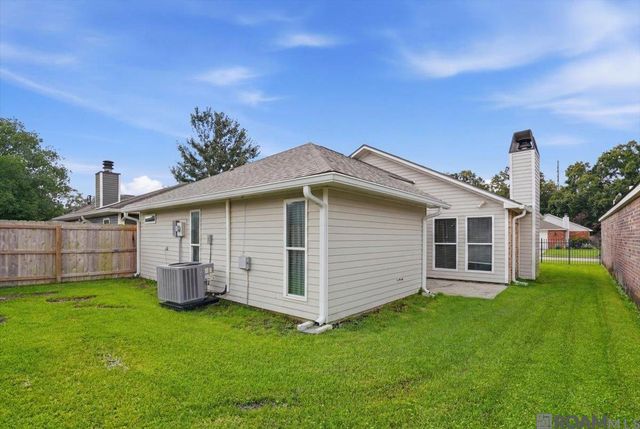 2054 Pecan Ridge Ave, Baton Rouge, LA 70816