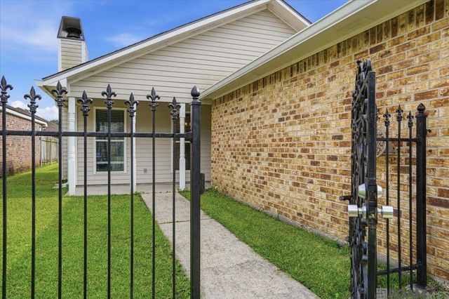 2054 Pecan Ridge Ave, Baton Rouge, LA 70816