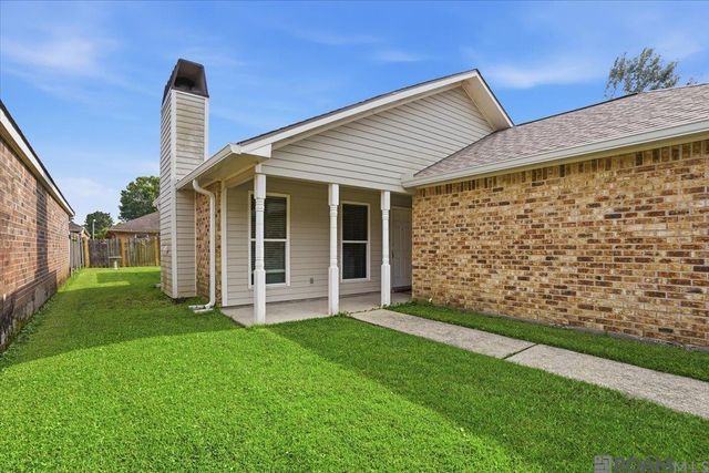 2054 Pecan Ridge Ave, Baton Rouge, LA 70816