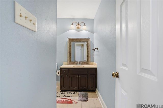 2054 Pecan Ridge Ave, Baton Rouge, LA 70816