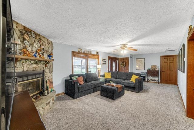 7960 E 173rd Avenue, Hebron, IN 46341