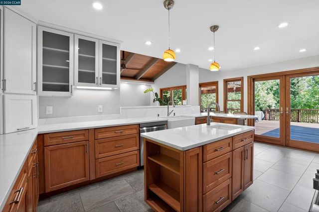 163 El Toyonal, Orinda, CA 94563