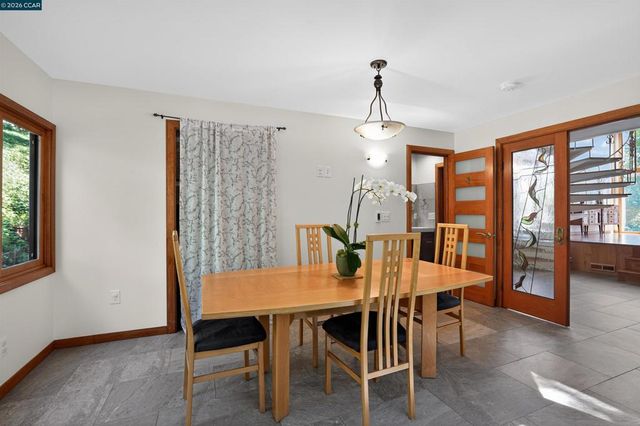 163 El Toyonal, Orinda, CA 94563