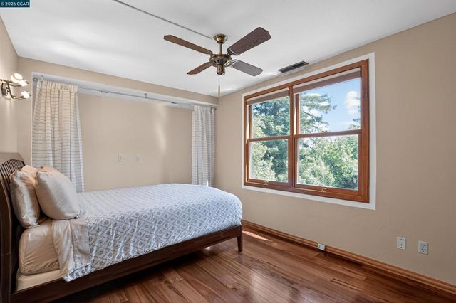 163 El Toyonal, Orinda, CA 94563