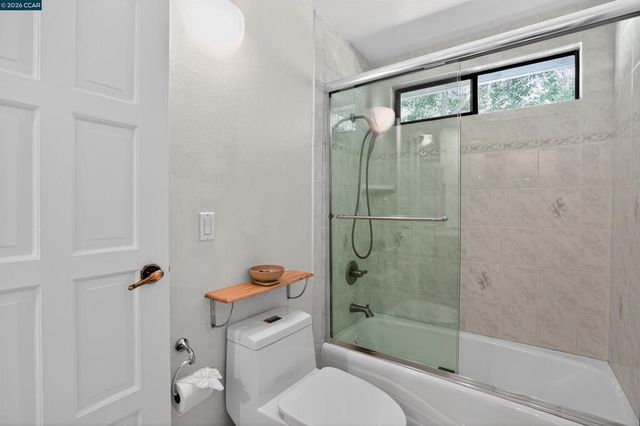 163 El Toyonal, Orinda, CA 94563