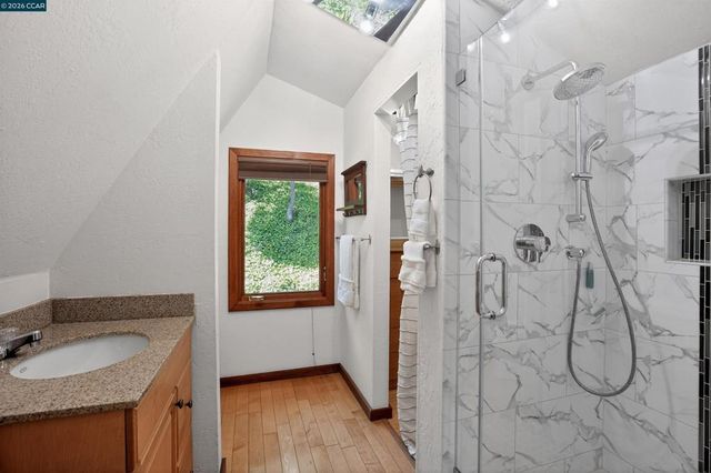 163 El Toyonal, Orinda, CA 94563