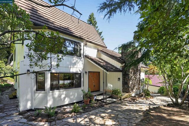 163 El Toyonal, Orinda, CA 94563