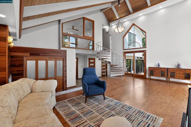 163 El Toyonal, Orinda, CA 94563