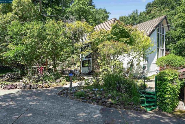 163 El Toyonal, Orinda, CA 94563