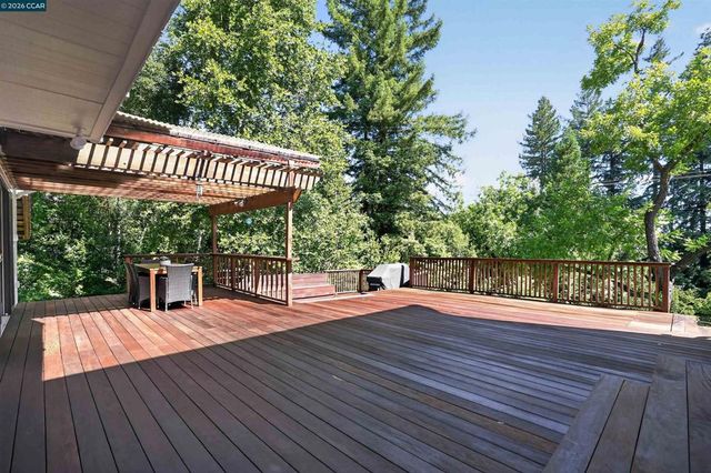 163 El Toyonal, Orinda, CA 94563