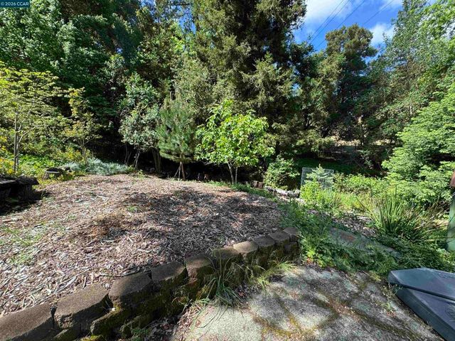 163 El Toyonal, Orinda, CA 94563