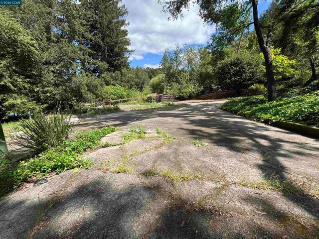 163 El Toyonal, Orinda, CA 94563