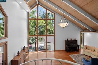 163 El Toyonal, Orinda, CA 94563