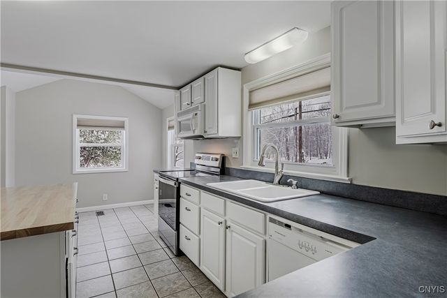 6536 Fox Road, Marcy, NY 13403