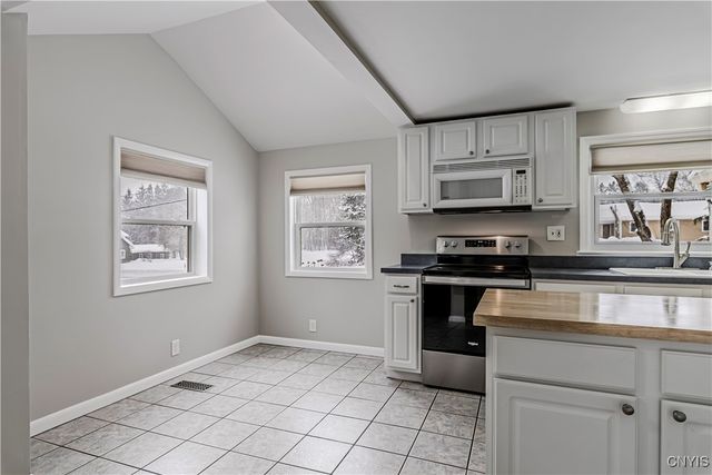 6536 Fox Road, Marcy, NY 13403