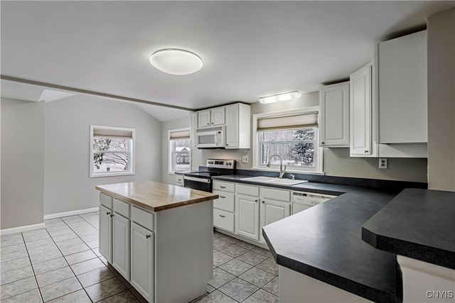 6536 Fox Road, Marcy, NY 13403