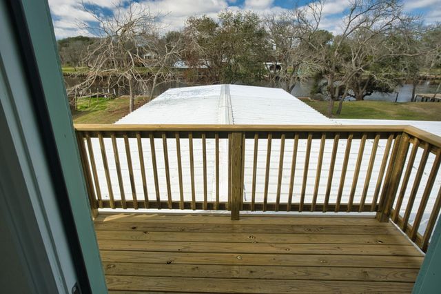 133 County Road 296, Sargent, TX 77414