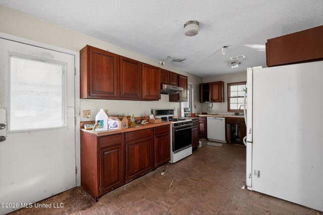 201 Fore Circle, Gulfport, MS 39503
