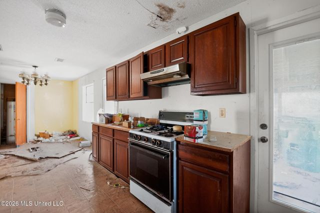 201 Fore Circle, Gulfport, MS 39503