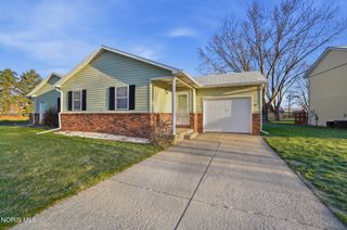 4 Augusta Drive, Bowling Green, OH 43402