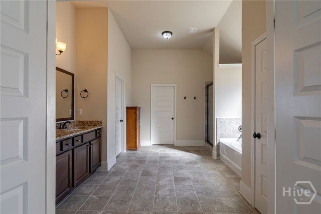 1140 Riverhill Drive, Bishop, GA 30621