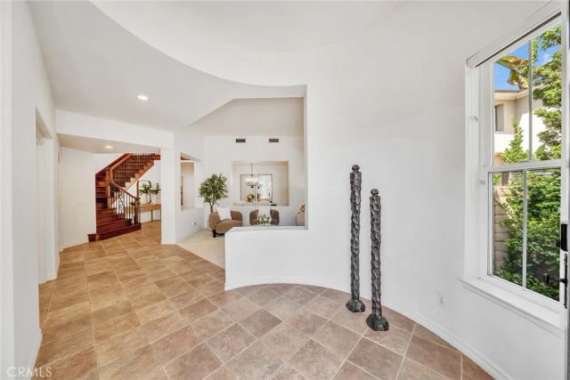 7 Bayleaf Ln, Irvine, CA 92620