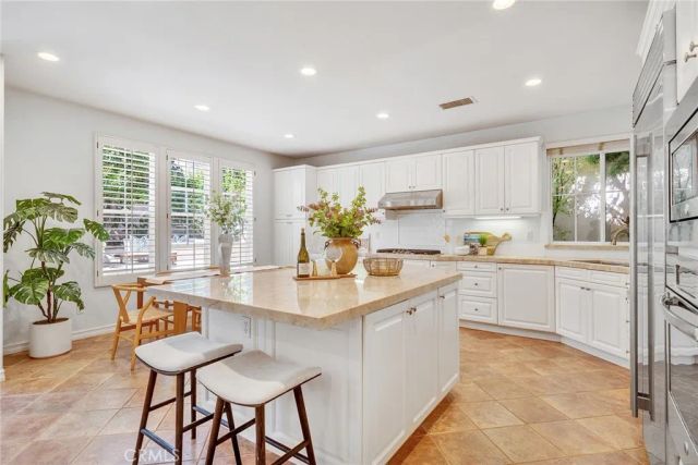 7 Bayleaf Ln, Irvine, CA 92620