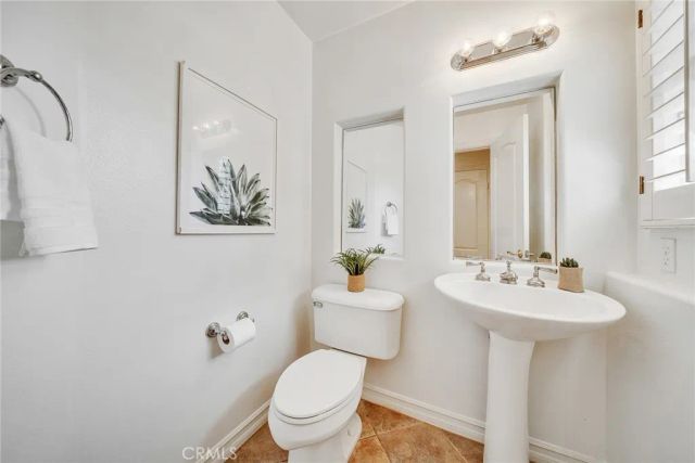 7 Bayleaf Ln, Irvine, CA 92620