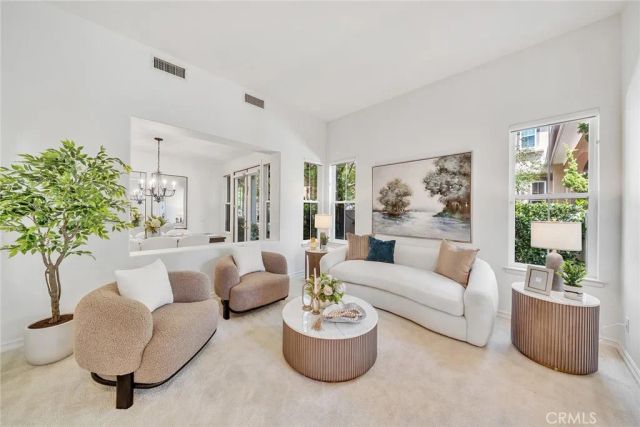 7 Bayleaf Ln, Irvine, CA 92620