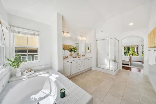 7 Bayleaf Ln, Irvine, CA 92620