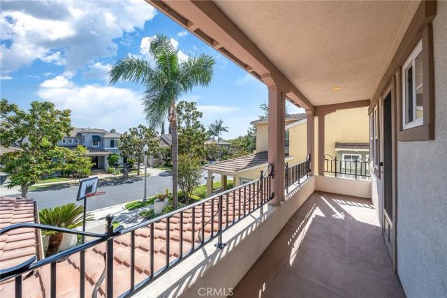 7 Bayleaf Ln, Irvine, CA 92620