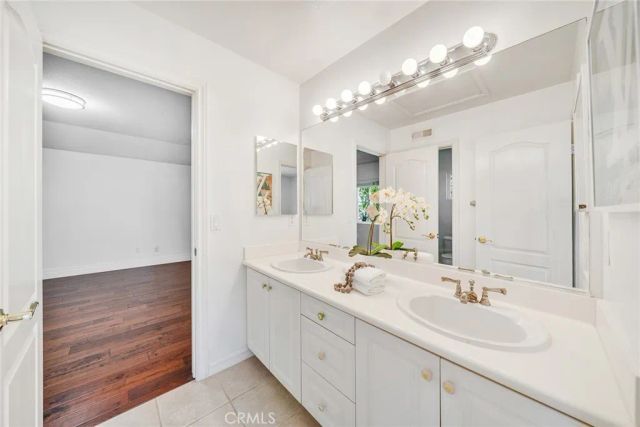 7 Bayleaf Ln, Irvine, CA 92620
