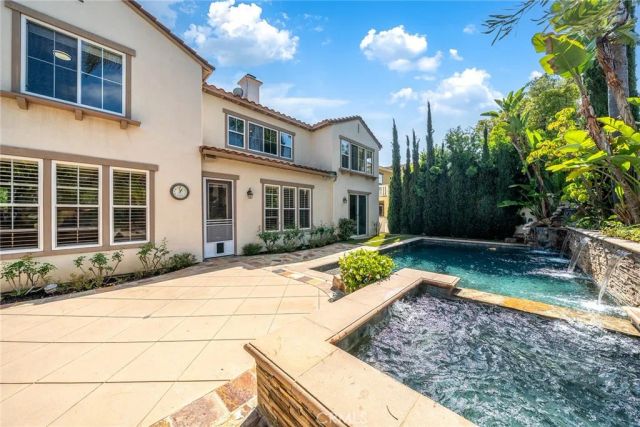 7 Bayleaf Ln, Irvine, CA 92620