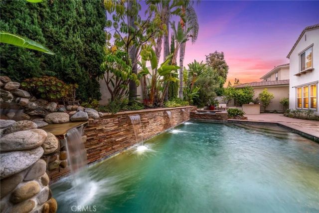 7 Bayleaf Ln, Irvine, CA 92620
