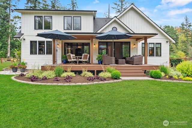 1906 Journeys End Lane, Camano Island, WA 98282