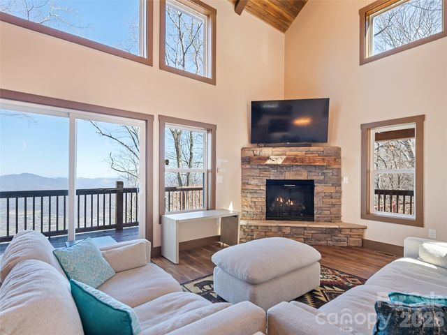 188 Bear Track Trail, Maggie Valley, NC 28751