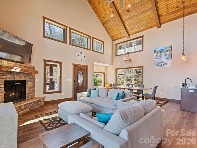 188 Bear Track Trail, Maggie Valley, NC 28751