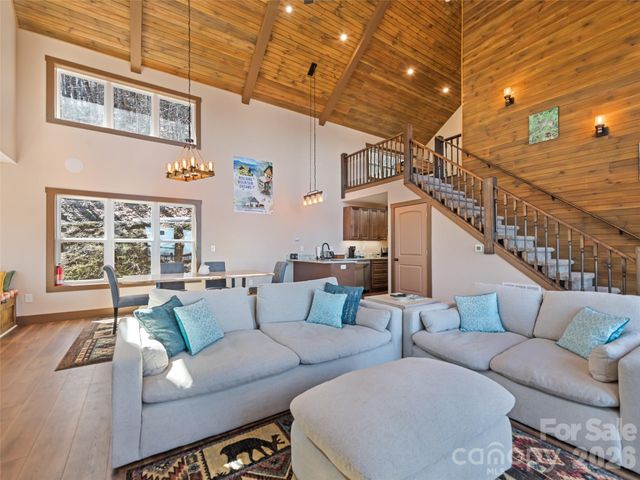 188 Bear Track Trail, Maggie Valley, NC 28751